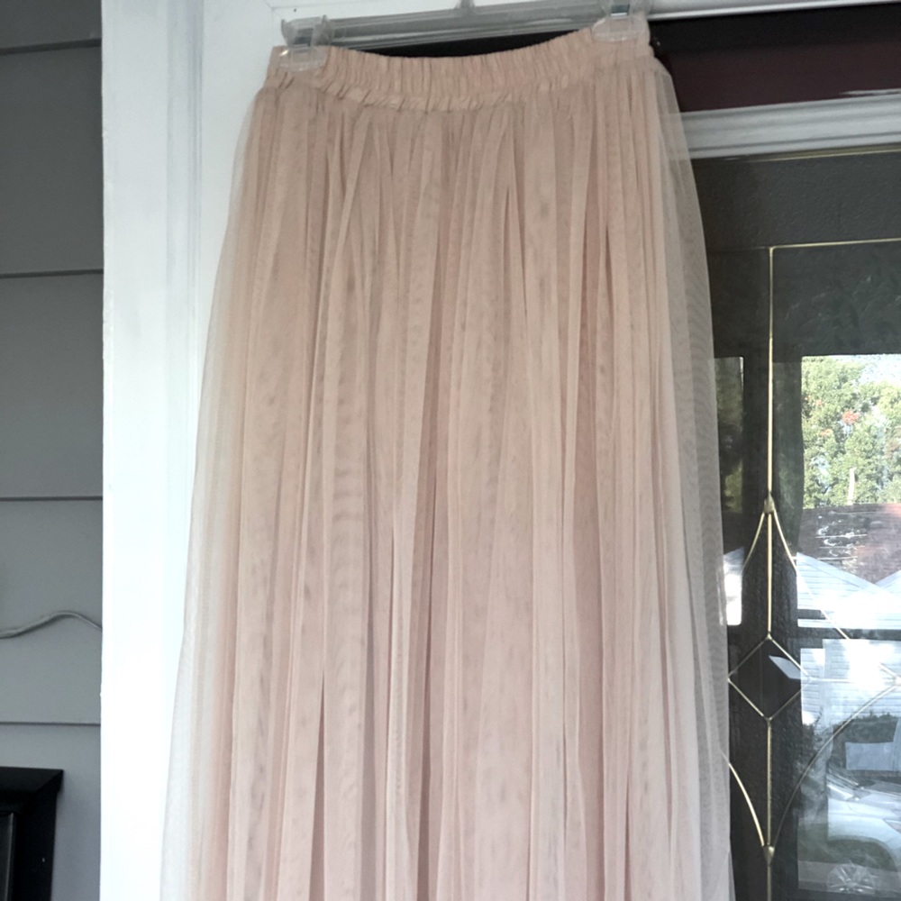 Boutique taupe tulle skirt size small
